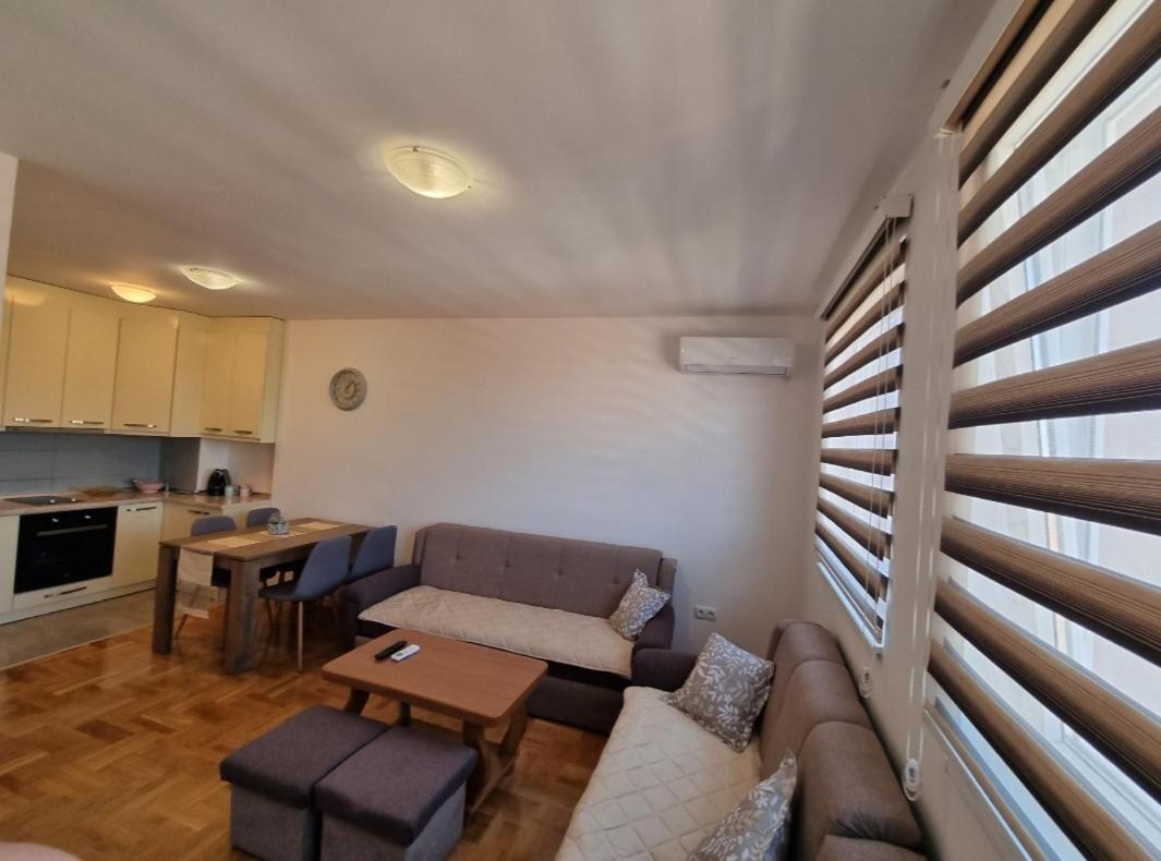 Apartman Moskva Bijeljina Lägenhet Exteriör bild
